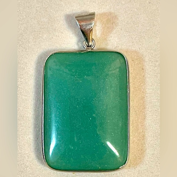 Silver Tone Pendant with Natural Stone Gemstone Aventurine ( 2 sided) - Picture 1 of 4